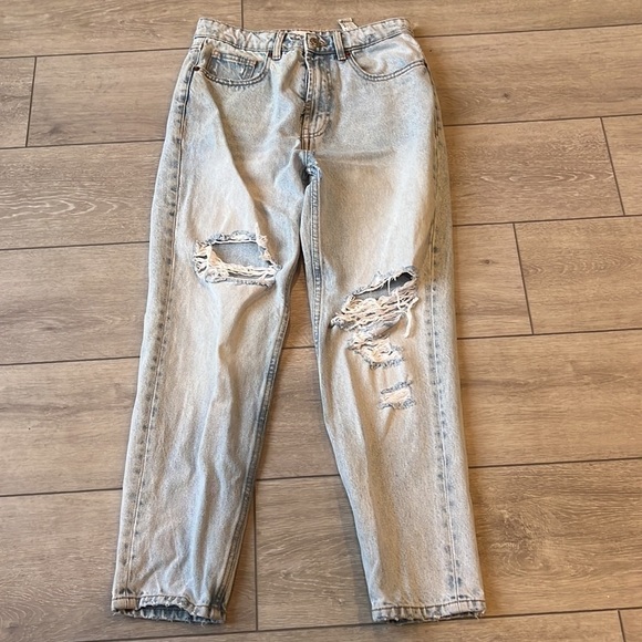 ZARA light wash distressed high waist loose fit ankle length jeans size 6 - Picture 2 of 8